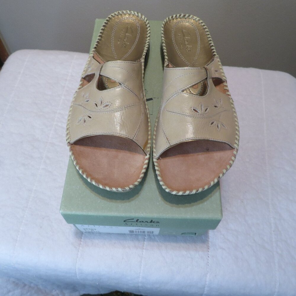 Clarks Artisan Collection Slight Straw Leather Sandals Gretta